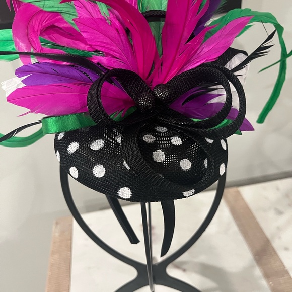 Elegant Feathered Fascinator - Black, Pink, Green - Picture 3 of 6